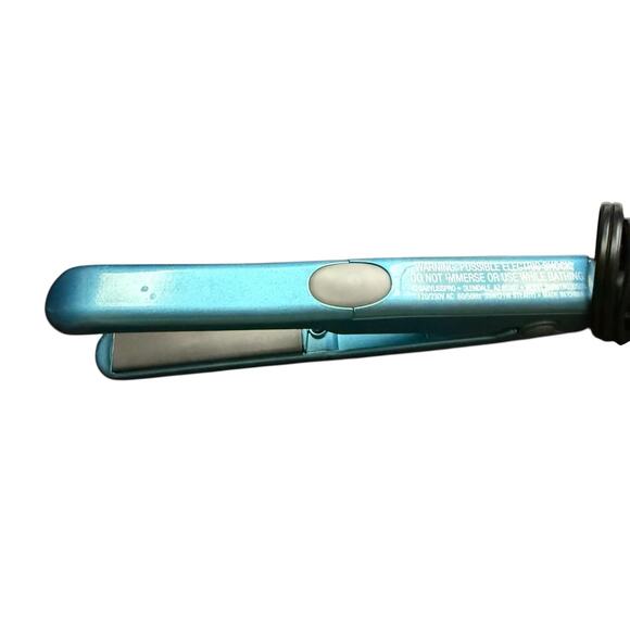 SOLD BaByliss PRO Nano Titanium 1/2" Plate Mini Ceramic Flat Iron Travel - Picture 6 of 7